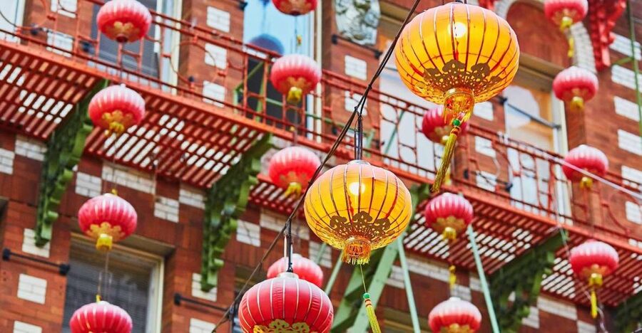 San Francisco: Chinatown Food and History Walking Tour - Eastern Bakery, cookies, and a choice of tea