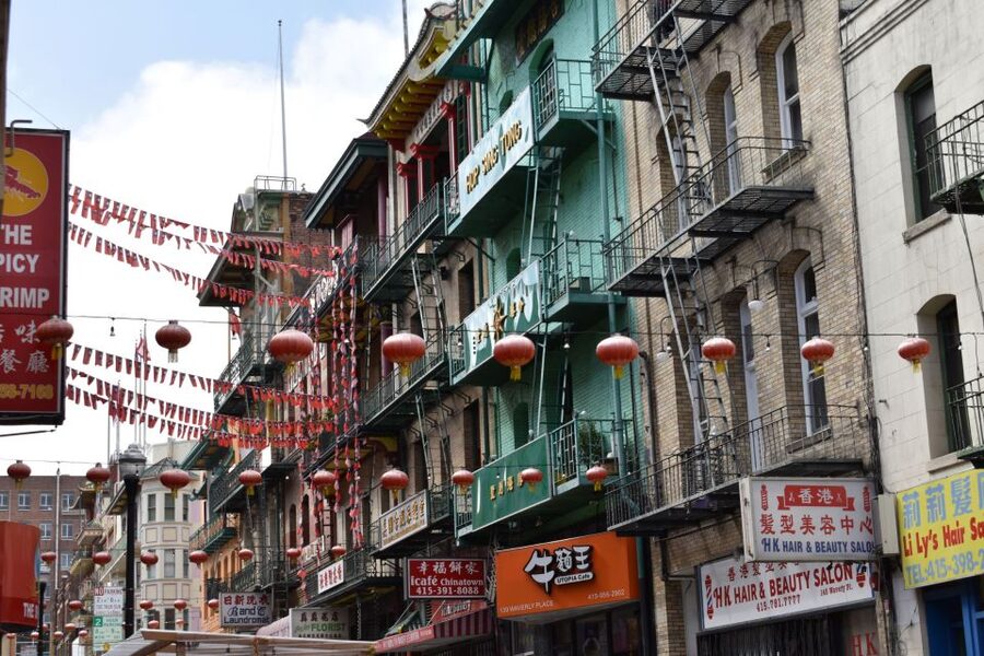 San Francisco: Chinatown Food and History Walking Tour - Dim sum at Delicious Dim Sum