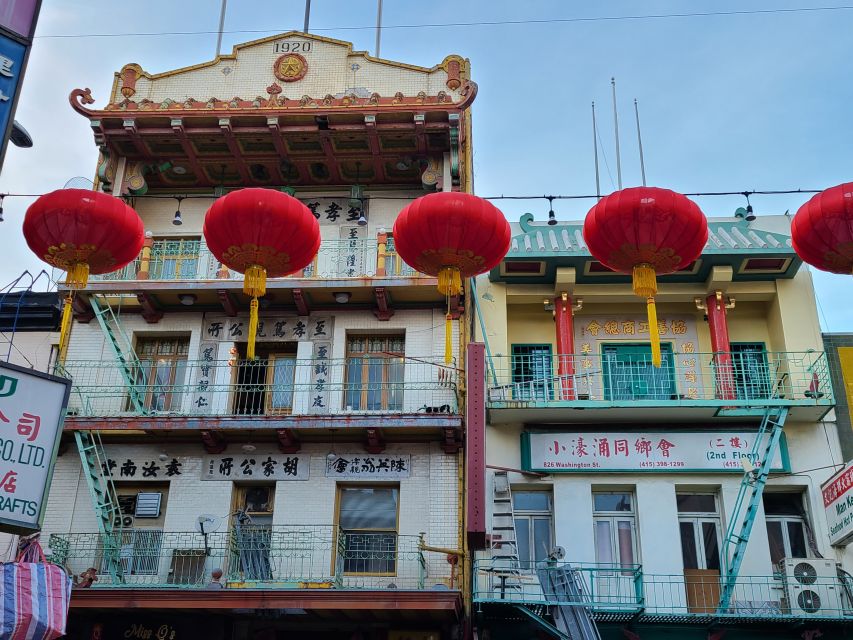 San Francisco: Food Walking Tour of Chinatown & North Beach - The guide makes the difference