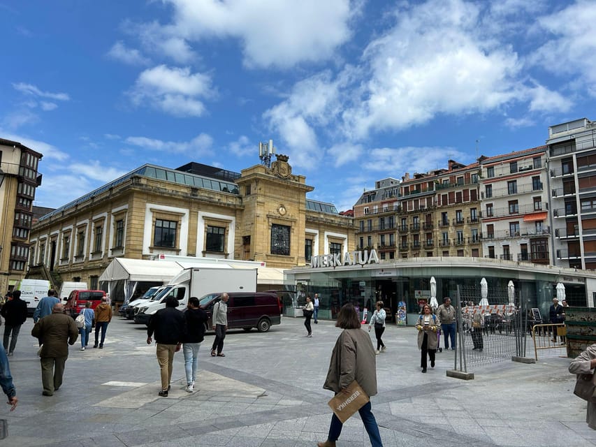 San Sebastian Food Tour with Pintxos & Drinks with a Local - The guides: food, history, and useful advice