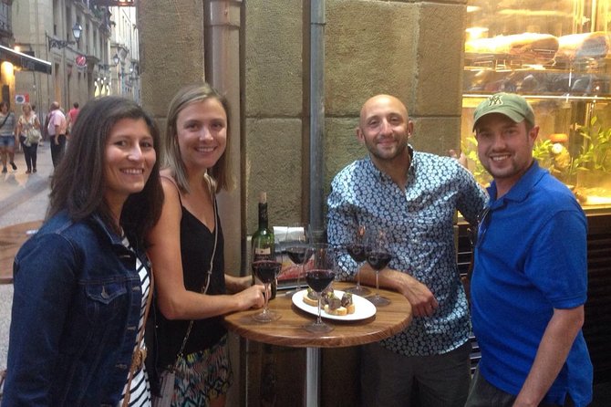 San Sebastian Pintxos Tour for Gourmets in the Old Town - Seafood, Meat, and Hot Pintxos