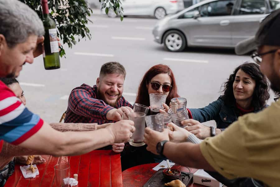 San Telmo: Historical Guided Tour with Street Food & Drinks - Cobblestones, landmarks, and stories from San Telmo