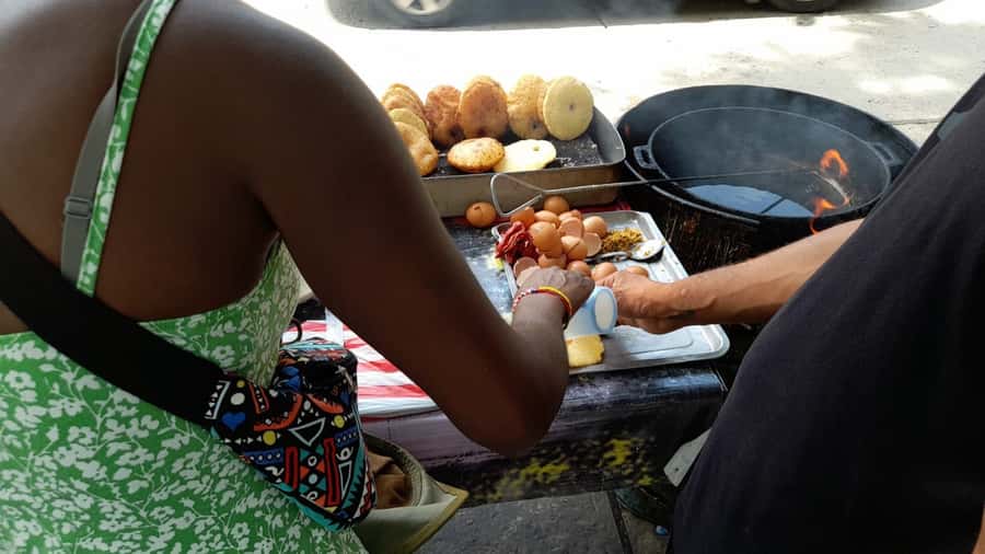 Santa Marta: Guided Walking Food Experience - Arepa de huevo: from tasting to making