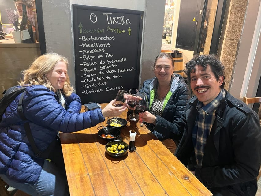 Santiago: Guided Foodie Tour with Drinks, Tapas & Live Music - Live music, with a little flexibility required