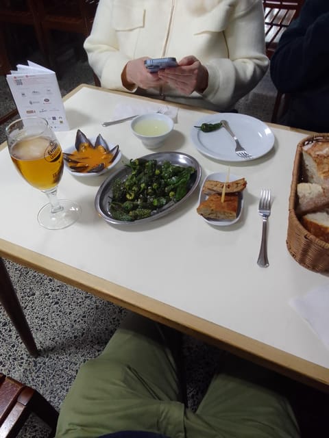 Santiago: Guided Foodie Tour with Drinks, Tapas & Live Music - Why the small group matters