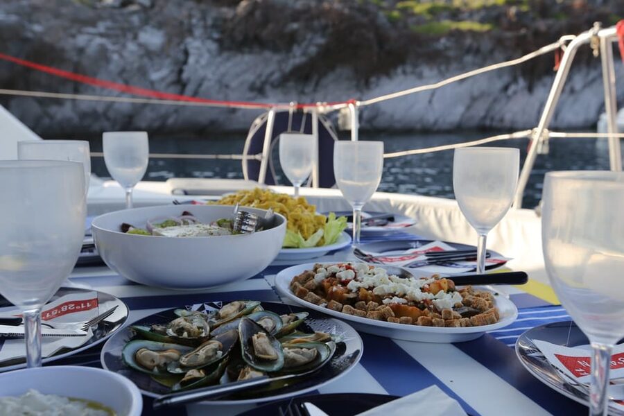 Santorini: Private Catamaran Cruise with Food & Drinks - Morning cruise or sunset cruise?