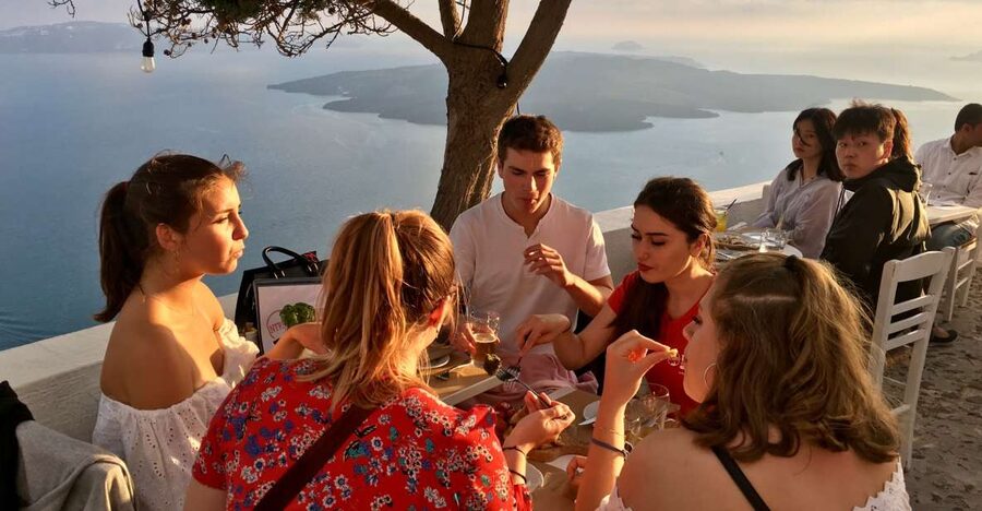 Santorini: Sunset Walking Tour with Local Food and Drinks - Seasonal plates at Pink Sophia Maria