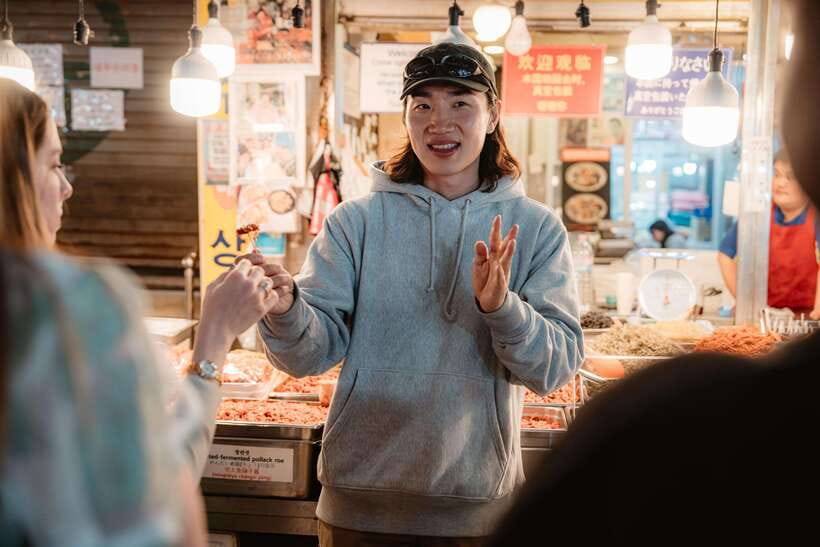 Seoul: Night Market Food Tour with Local Guide - A guided route through the market