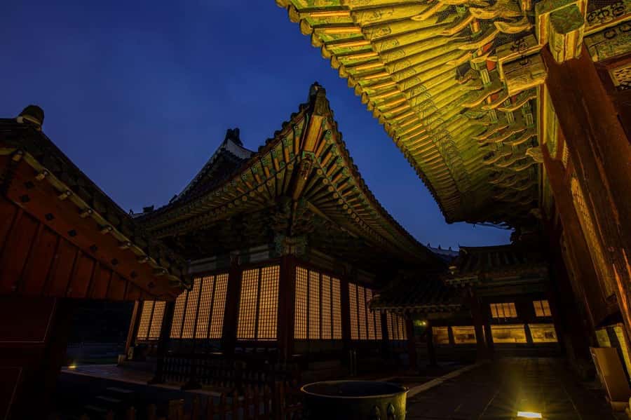 Seoul: Temple & Starfield COEX Mall Gourmet Tour in Gangnam - Should you book this Gangnam food walk?