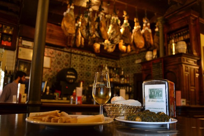 Sevilla Food Tour: Tapas, Wine, History & Traditions - Why this food walk works well in Seville
