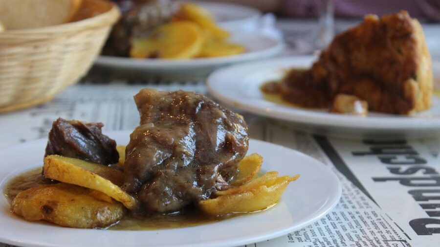 Seville: Tapas Tour Across the River in Triana - The Golden Tower and the final bar
