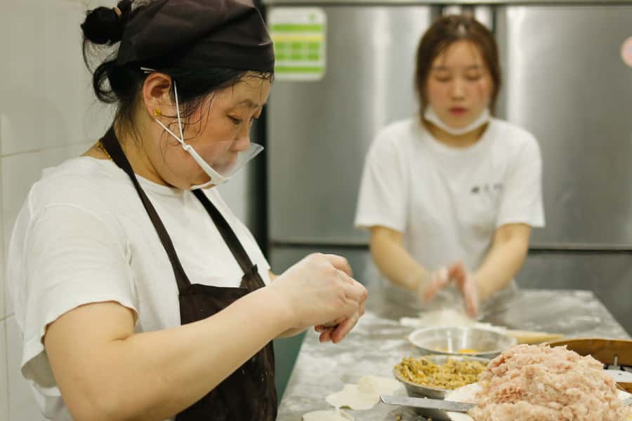 Shanghai: 3-Hour Local Food Tasting Tour - Tea, fruit, and the sweeter finish