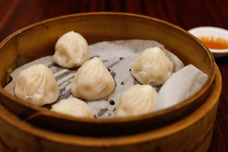 Shanghai: 3-Hour Local Food Tasting Tour - Guide quality and group feel