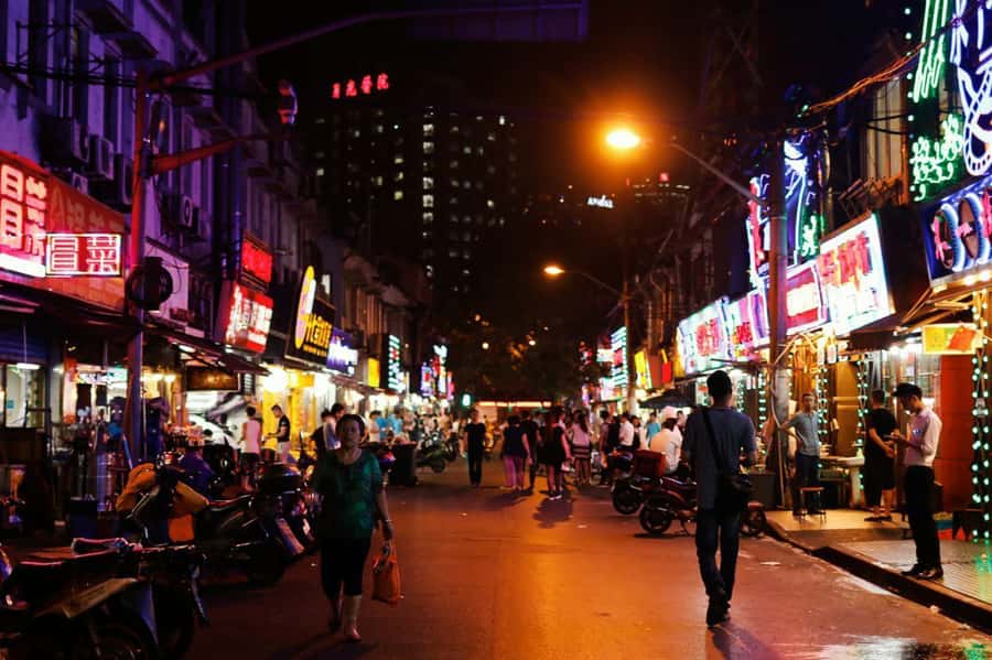 Shanghai: 3-Hour Local Food Tasting Tour - Walking from the French Concession toward Yunnan Road