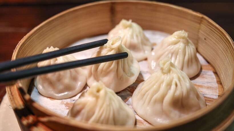 Shanghai: Evening Walking Food Tour - Why this food walk works in Shanghai