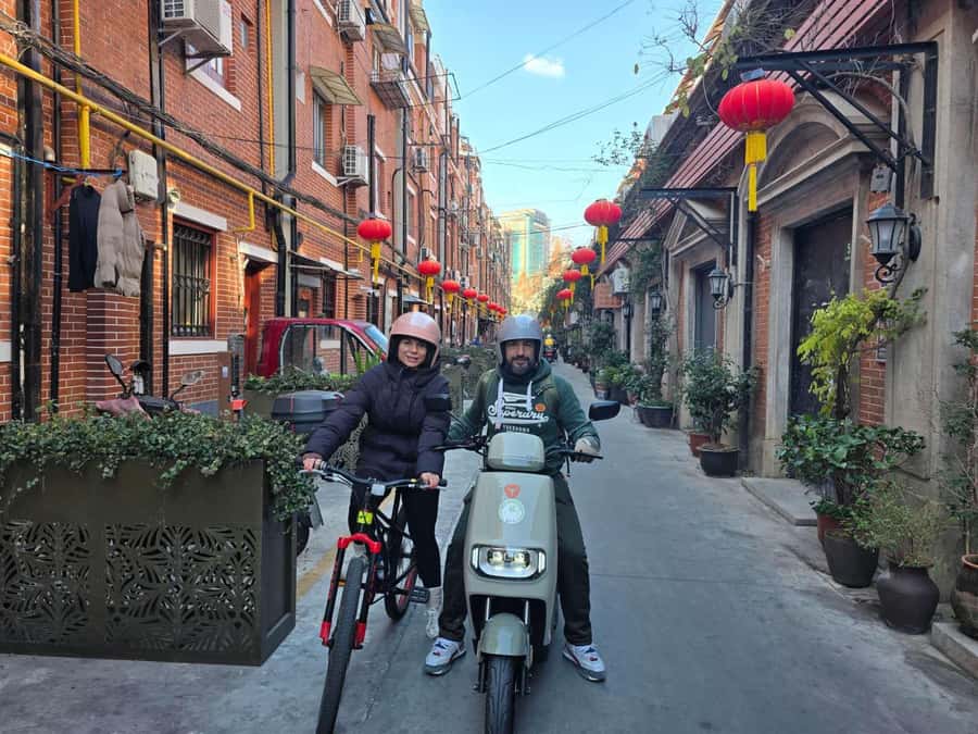 Shanghai Must-See and Foodie Test Bike Tour( Day & Night) - Food stops that make the ride more local
