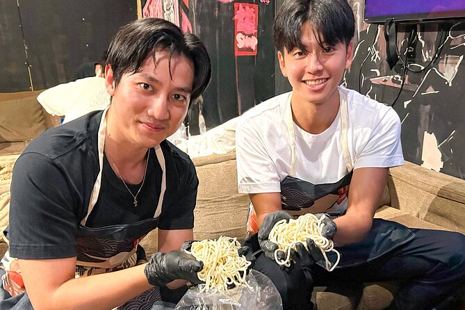 Shibuya: Ramen Dojo Tokyo | Make All 3 (Tonkotsu/Shoyu/Miso) - Chicken chashu comes before the noodles