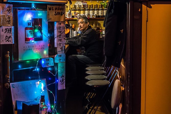 Shinjuku: Golden Gai Food Tour - Omoide Yokocho and the old Shinjuku story