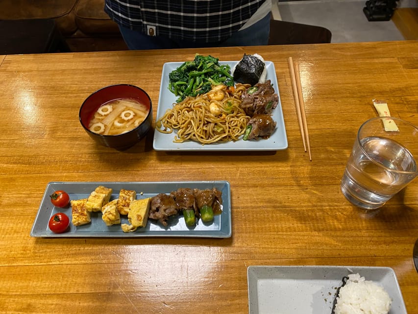 Shinjuku Tokyo: Authentic Japanese Home-Style Culinary Class - What the 150 minutes feel like