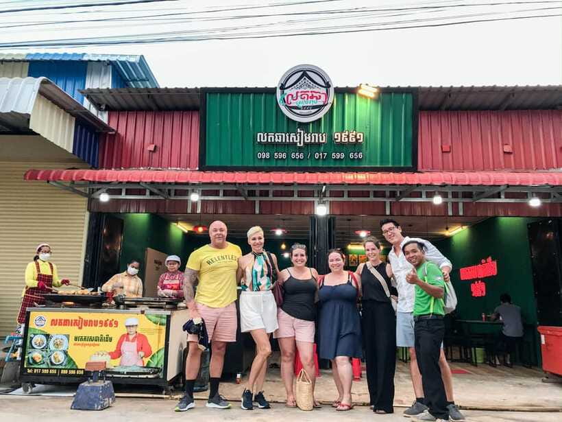 Siem Reap: Evening Food Tour with 10 Local Tastings - Long’s Bar ends the night at an easy pace