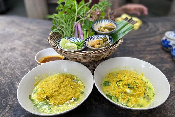 Siem Reap Evening Foodie Vespa Tour / Tuk Tuk Available - Road 60 and the evening market