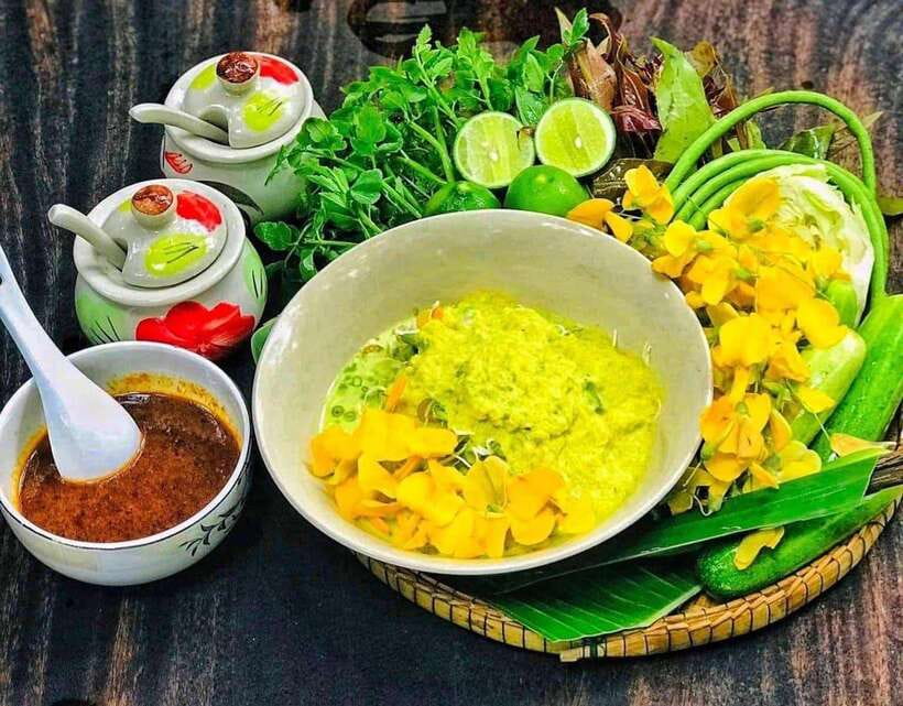Siem Reap: Street Food Experience by Tuk-Tuk - Phum Num Banh Chok and the green curry soup