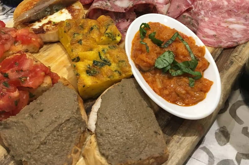 Siena: Guided Walking Food Tour with Full Meal - The first walk, from the Cathedral to wine