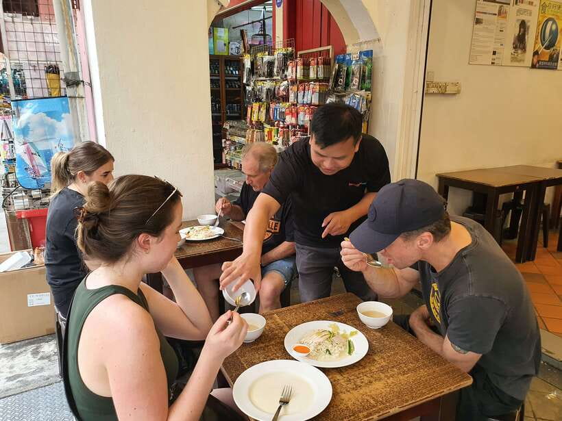 Singapore: Chinatown Hawker Guided 8-Dish Tasting Tour - A good fit for families and curious first-time eaters