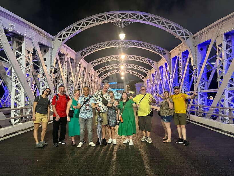 Singapore: Guided Street Food Tour at Night - Meeting at Clarke Quay after sunset