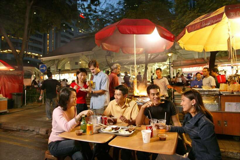 Singapore: Hawker Culture Food Tour and Sightseeing - A compact evening introduction to Singapore