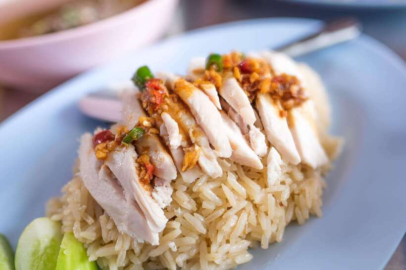 Singapore: Hawker Culture Food Tour and Sightseeing - What dinner at Lau Pa Sat is like