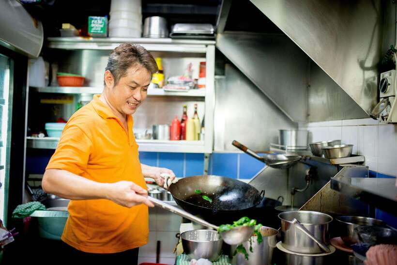 Singapore: Hawker Culture Food Tour and Sightseeing - Starting at Thian Hock Keng Temple