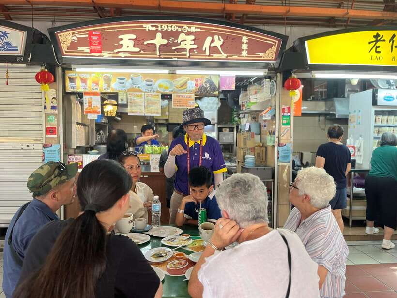 Singapore: Local Hawker Food Tour with Tastings - Key points at a glance