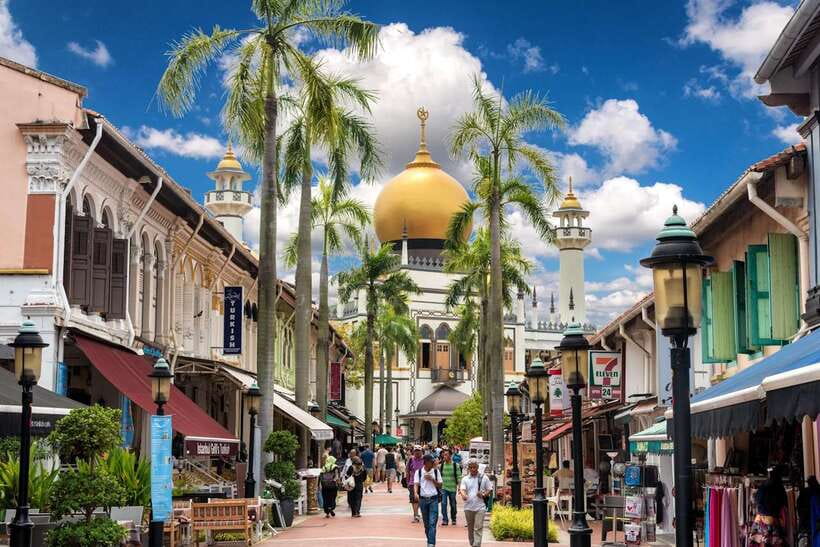 Singapore: Local Street Food Tasting Tour - Kampong Glam: Singapore’s first taste and an old immigrant quarter