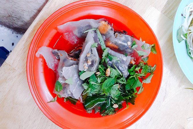 Small Group Hanoi Street Food Tour with a Real Foodie - The Old Quarter route, one taste at a time