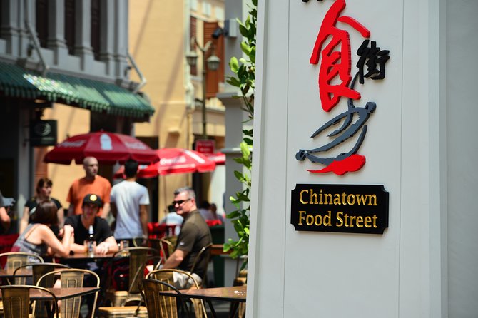 Small Group: Michelin and Local Hawker Food Tour with 9 tastings - Why this Chinatown food walk is worth your morning