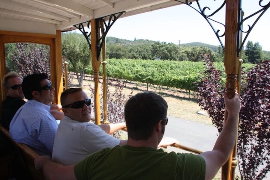 Sonoma Valley: Wine Trolley Tasting Tour with Lunch - Starting at Sonoma Plaza beside City Hall