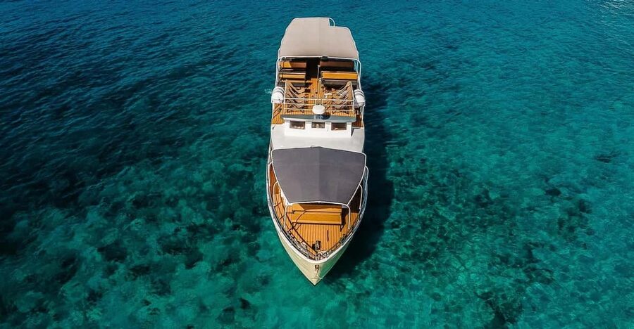 Split: Blue Lagoon and 3 Island Cruise with Food and Drinks - Cruising to the Blue Lagoon on Drvenik
