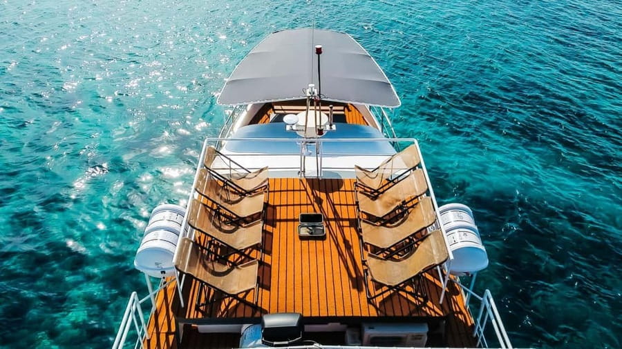 Split: Blue Lagoon and 3 Island Cruise with Food and Drinks - Crew service and how the large group works