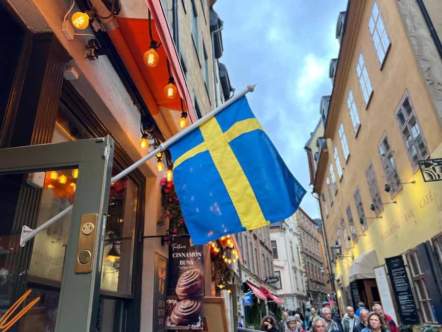 Stockholm: Old Town Food Tour of 7 Locals Favorites Tastings - Practical details that affect your day