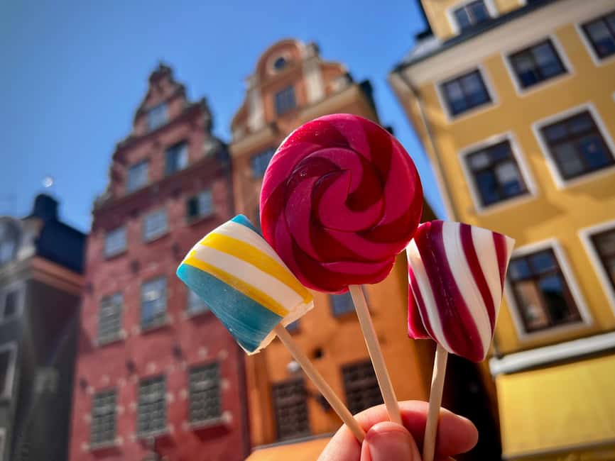 Stockholm: Old Town Food Tour of 7 Locals Favorites Tastings - Royal landmarks between the tasting stops