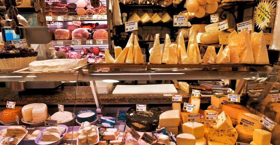Strasbourg: 2-Hour Gourmet Walking Tour - Market-day food in the historic center