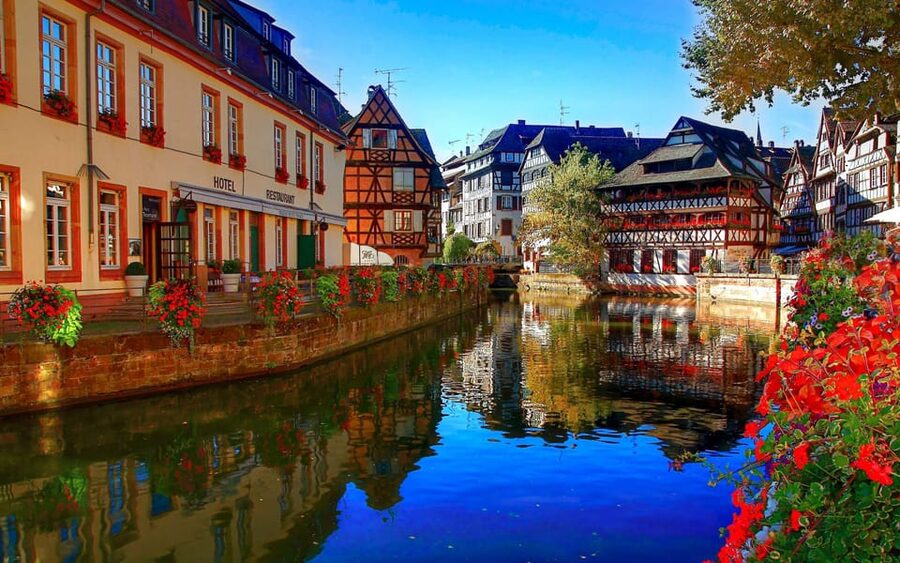 Strasbourg: 2-Hour Gourmet Walking Tour - What the three tasting sessions are really like