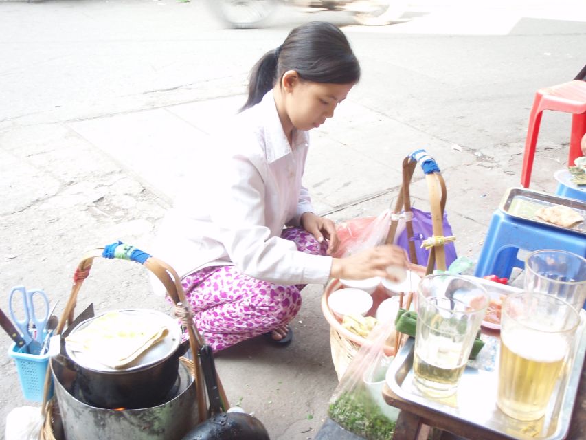 Street Food Tour Hanoi and Train Street Experience - Who should book this tour