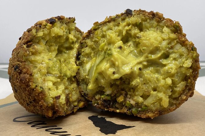 Street food tour of Catania by night - What the guides add to the evening