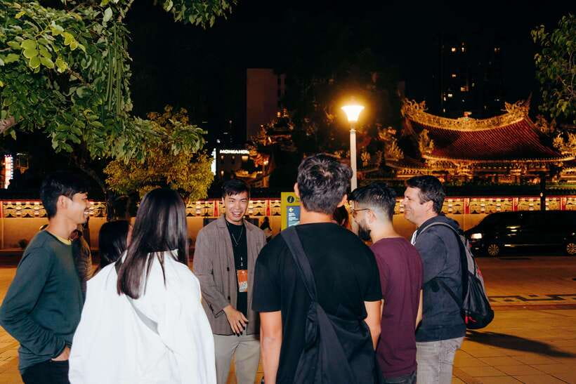 Taipei: Food Tours w/ Top 10 Taiwan Food (Breakfast/Dinner) - What the daytime Dihua Street tour serves