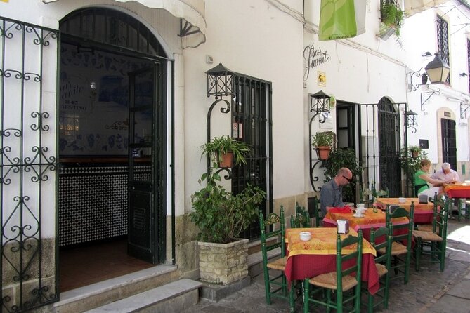 Tapas Food Tour in Jerez de la Frontera - What the two-hour schedule really gives you
