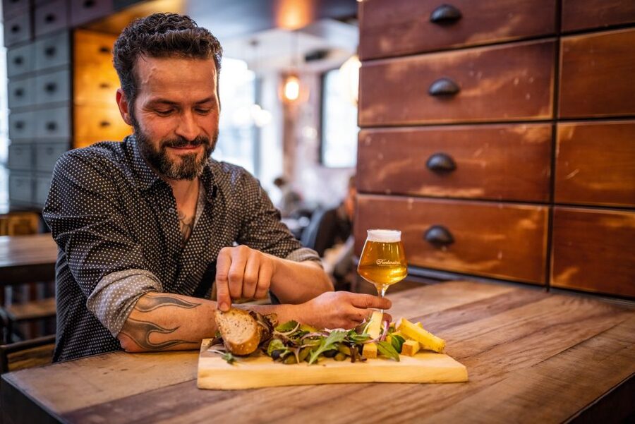 Taste my Fribourg Self-Guided Food Tour - La Schweizerhalle for cheese and craft beer