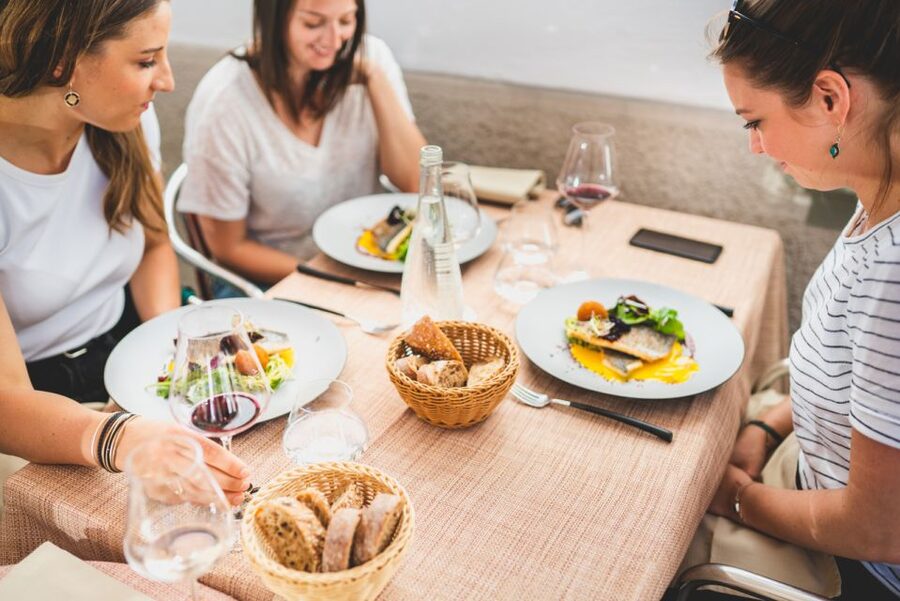 Taste my Fribourg Self-Guided Food Tour - How much food and drink do you receive?