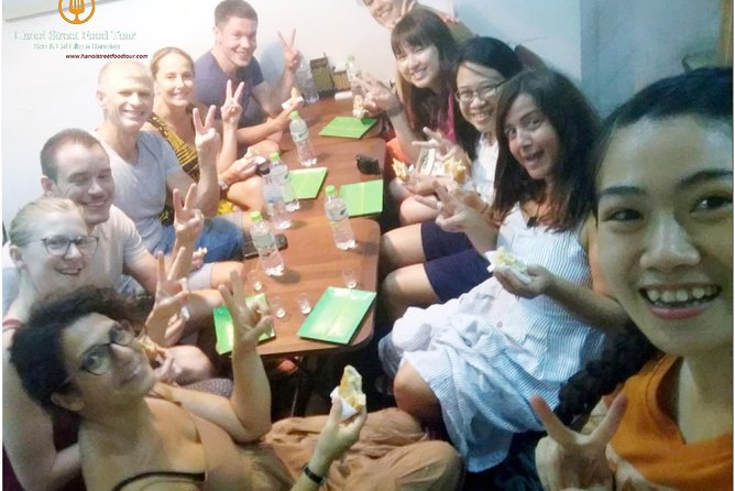 Tasting 8 Different Hanoi Street Foods at Noon Time - The Old Quarter setting matters